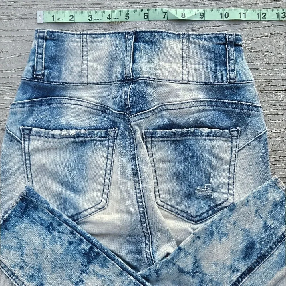 NOBO No Boundaries High Rise Sculpting Skinny Jean Distressed new no tags Size 3
